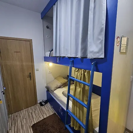 Hostel Renato *