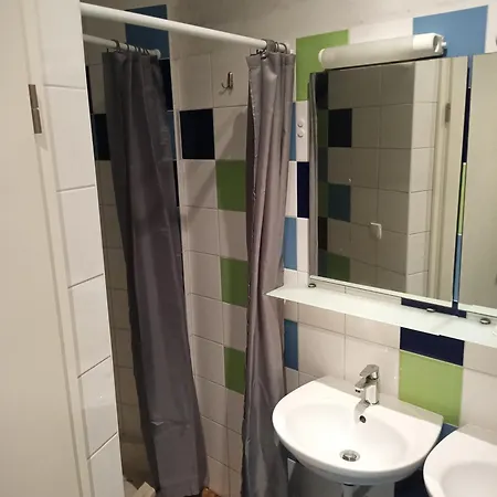 Renato Hostel Σπλιτ